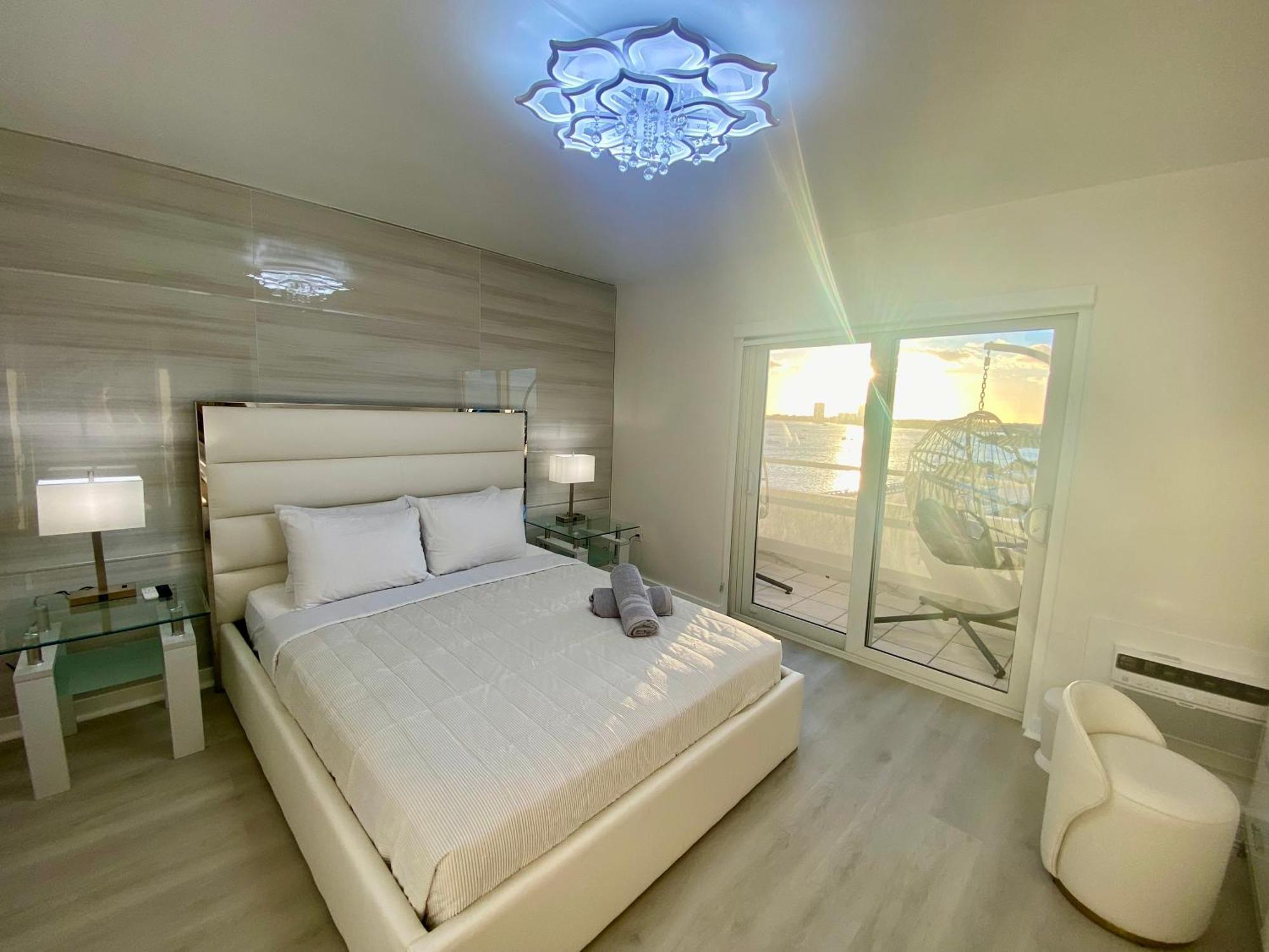 Panoramic Luxurious Waterfront One Bedroom Apartment With Miami Skyline View Free Parking 5Min Drive To ميامي بيتش المظهر الخارجي الصورة