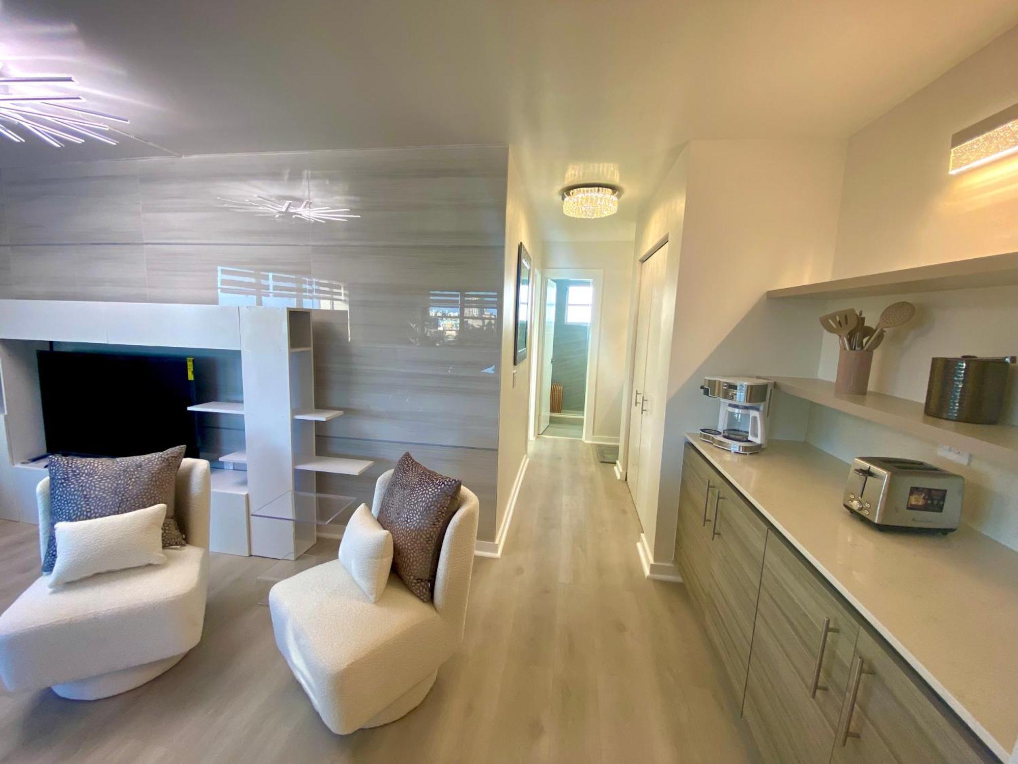 Panoramic Luxurious Waterfront One Bedroom Apartment With Miami Skyline View Free Parking 5Min Drive To ميامي بيتش المظهر الخارجي الصورة