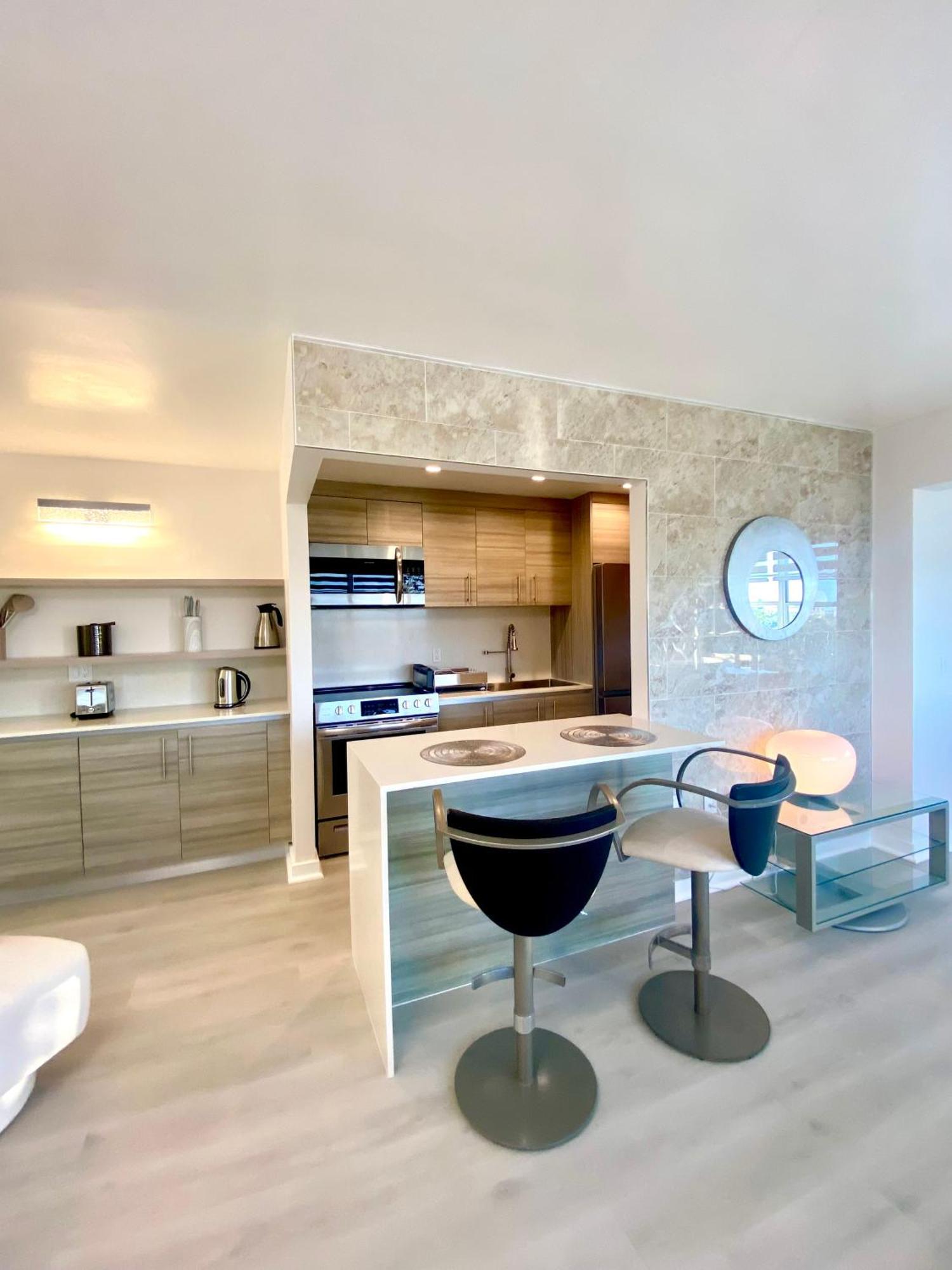 Panoramic Luxurious Waterfront One Bedroom Apartment With Miami Skyline View Free Parking 5Min Drive To ميامي بيتش المظهر الخارجي الصورة