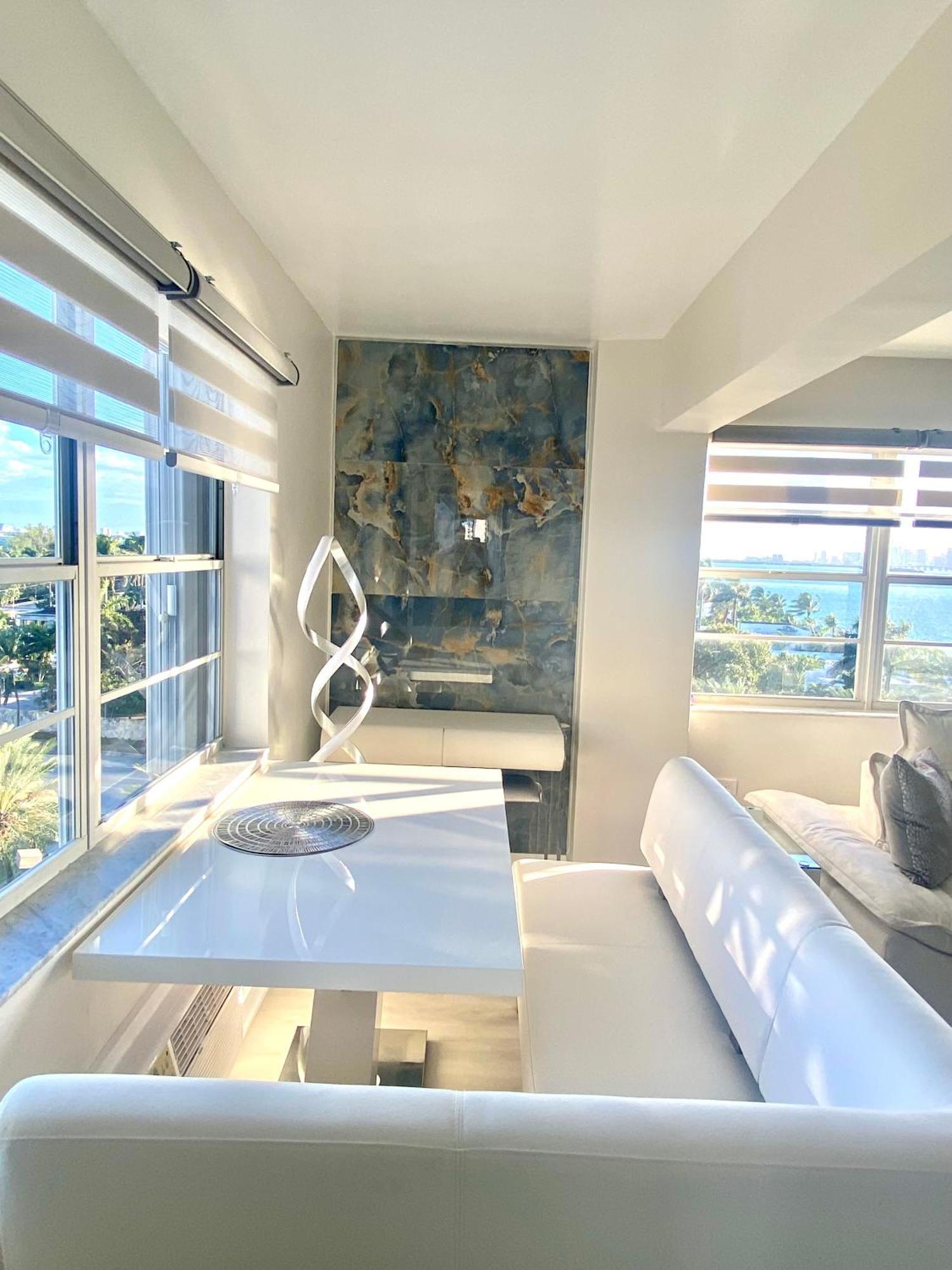 Panoramic Luxurious Waterfront One Bedroom Apartment With Miami Skyline View Free Parking 5Min Drive To ميامي بيتش المظهر الخارجي الصورة